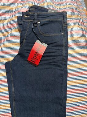 Slim Straight Men’s Jeans in Dark Indigo